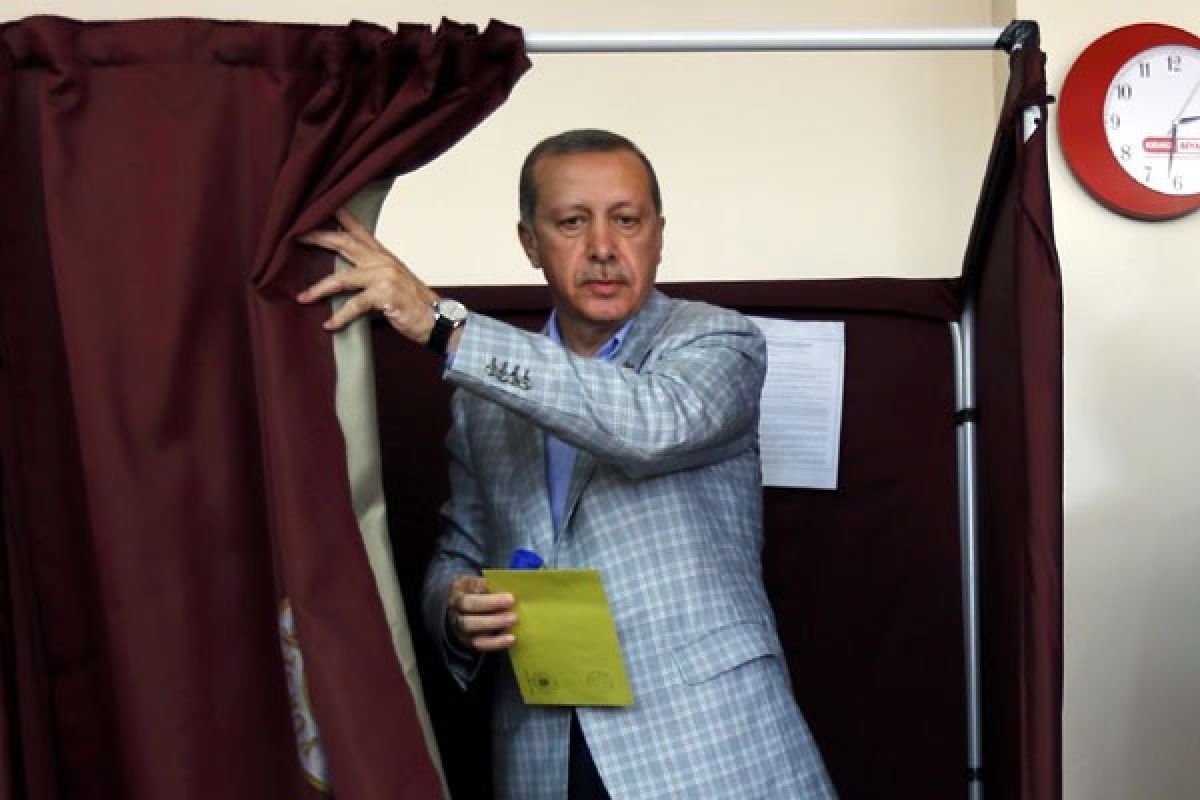 Presiden Erdogan menuntut harian Cumhuriyet