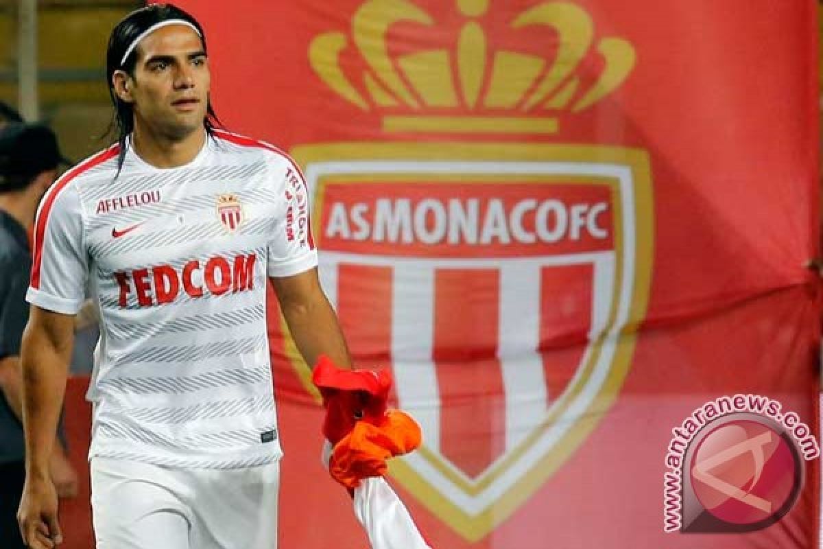 Falcao datang, Rooney diberi peran baru