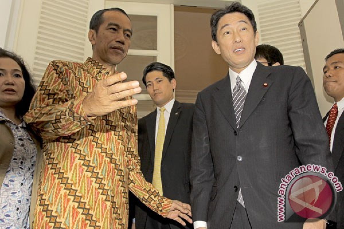 Jokowi receives Japanese foreign minister