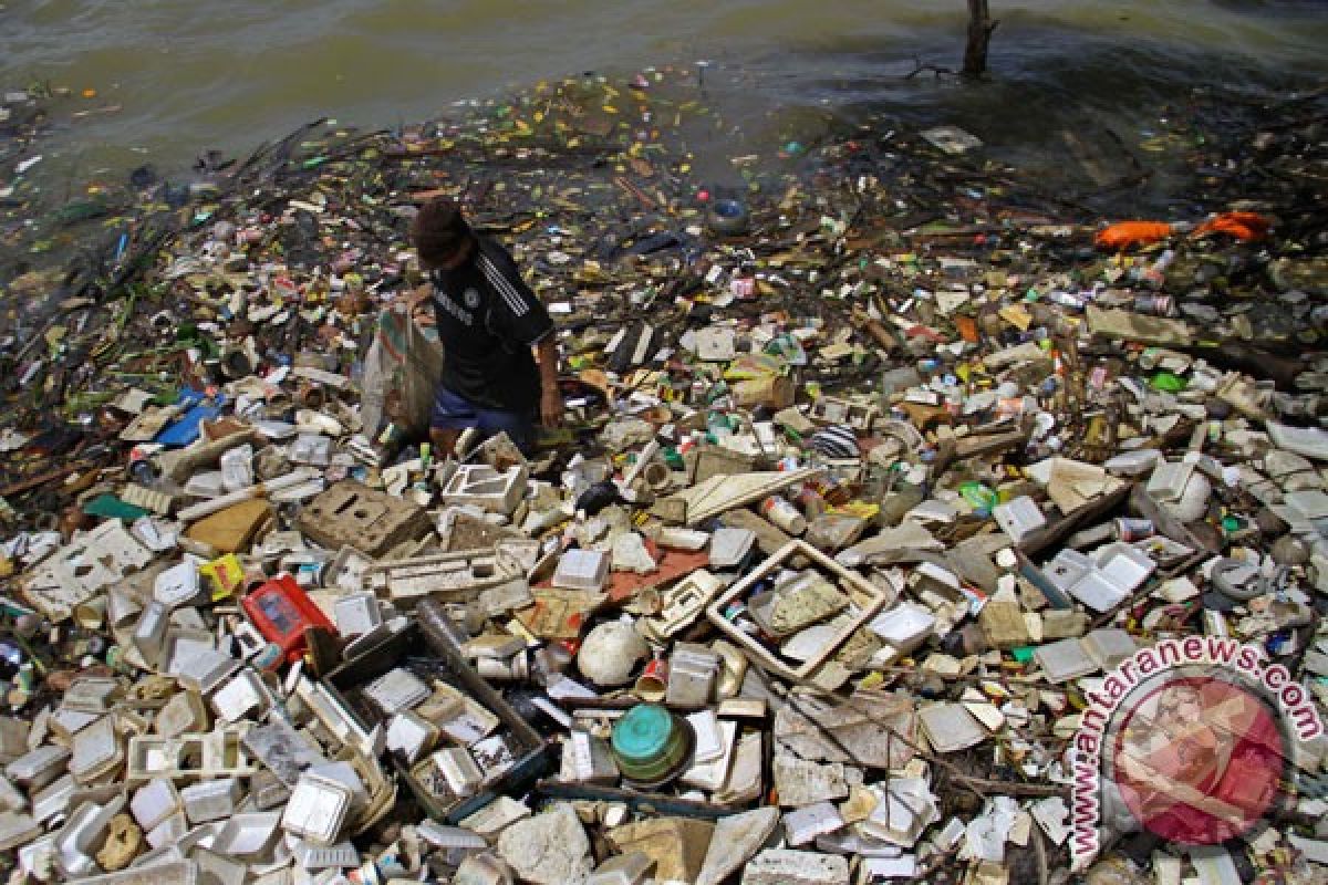 269.000 ton sampah plastik cemari samudra dunia