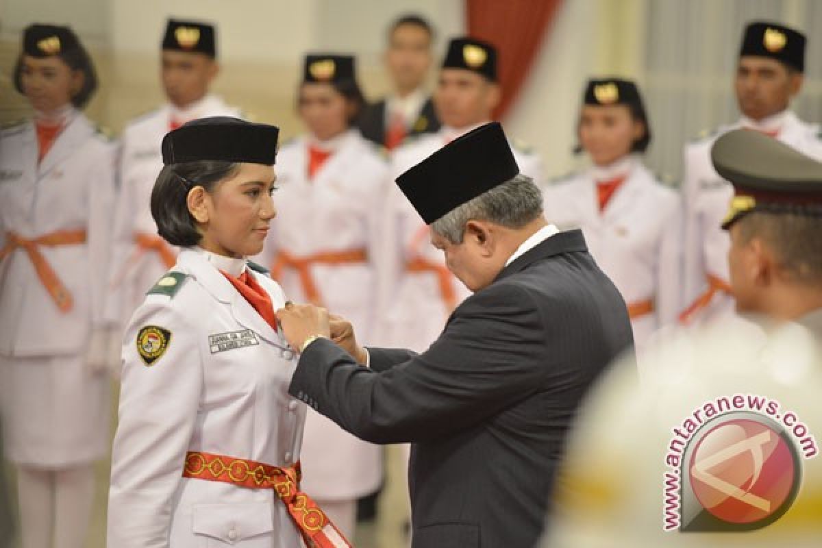 Presiden kukuhkan pasukan pengibar bendera pusaka