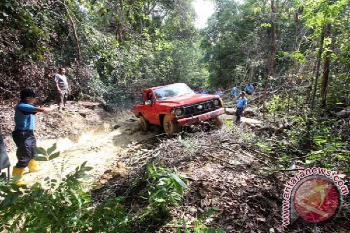 UKP4 gunakan cara dialogis selesaikan konflik hutan