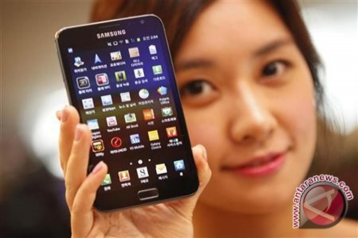 Blackberry Dan Samsung "Kawin" Demi Smartphone Android?