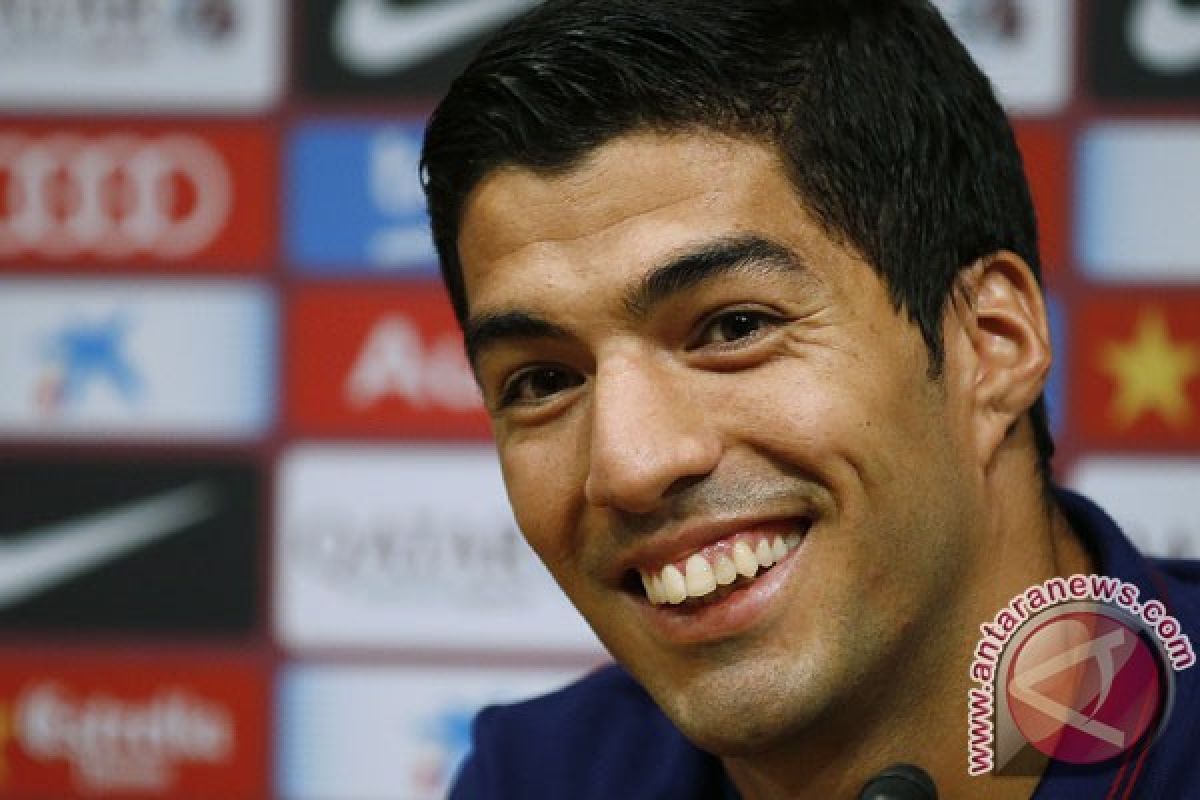 Suarez sumbang dua asis saat Barca kalahkan Almeria 2-1