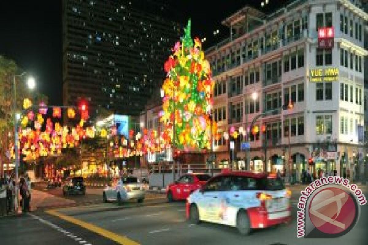 Singapore's Chinatown Mid-Autumn Festival Celebrates 'A Blooming Mid-Autumn'