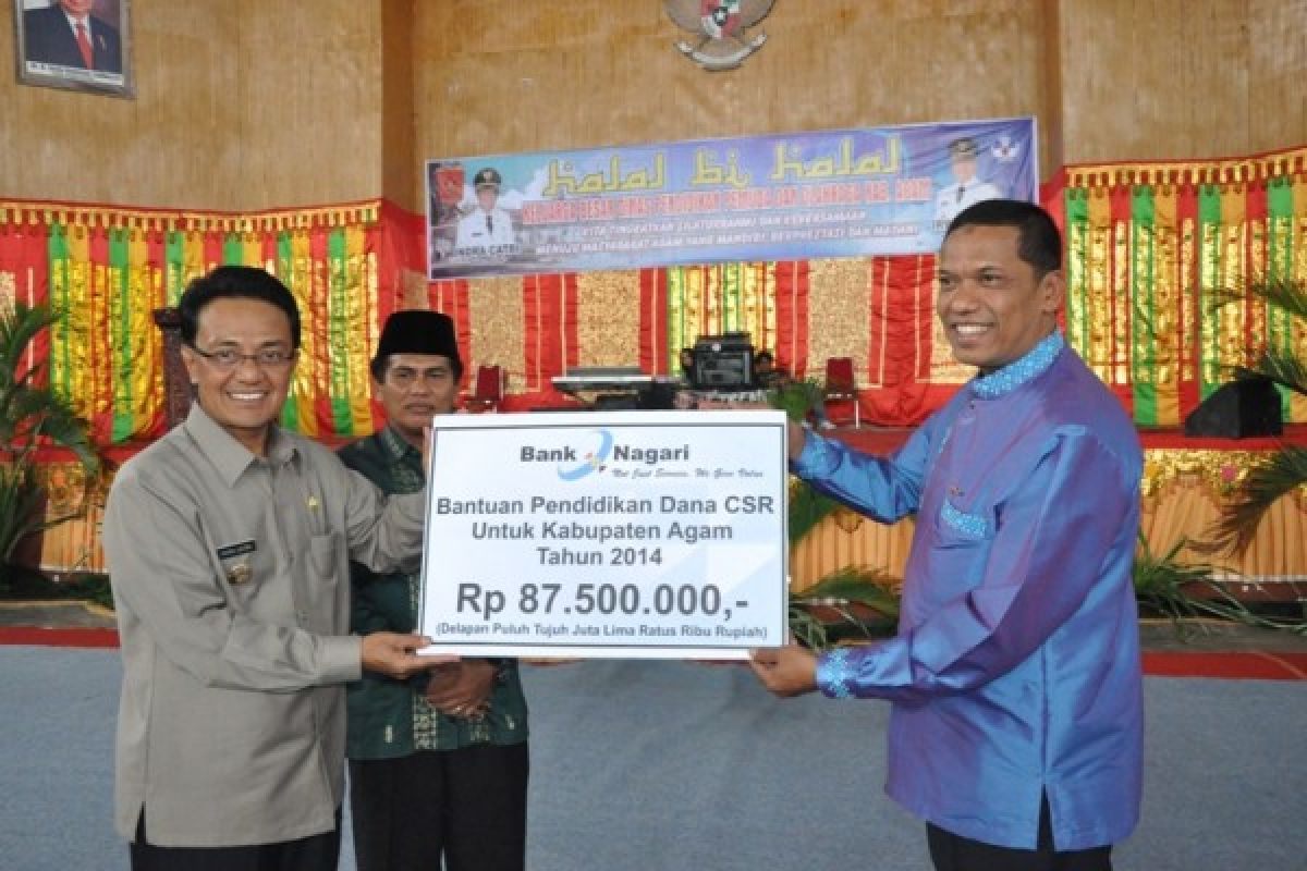 Bank Nagari Serahkan Bantuan Pendidikan Bagi Siswa