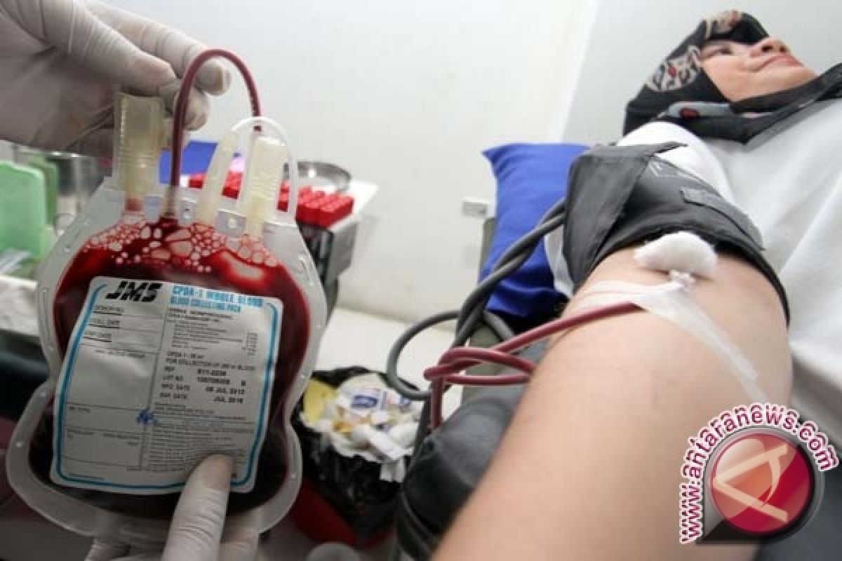 120 Orang Relawan Donor Darah Terima Penghargaan