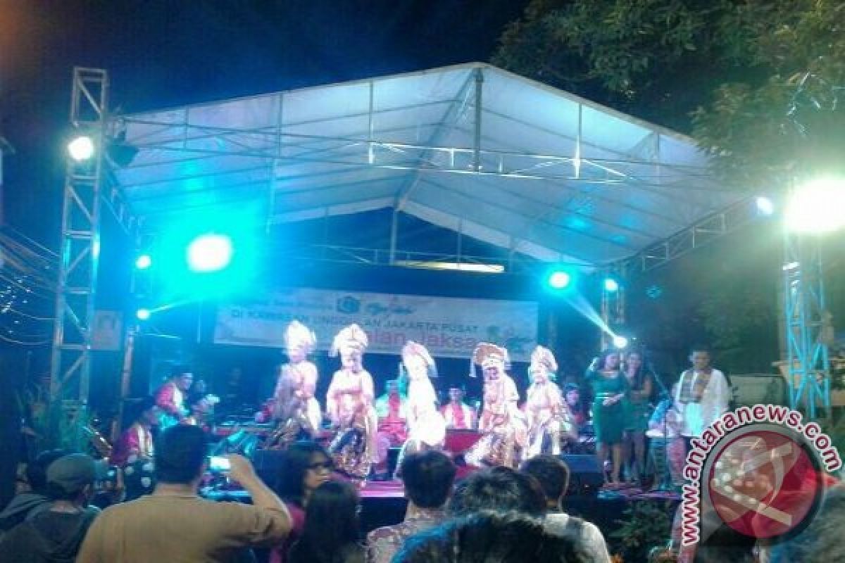 Barat dan Timur bertemu di Festival Jalan Jaksa