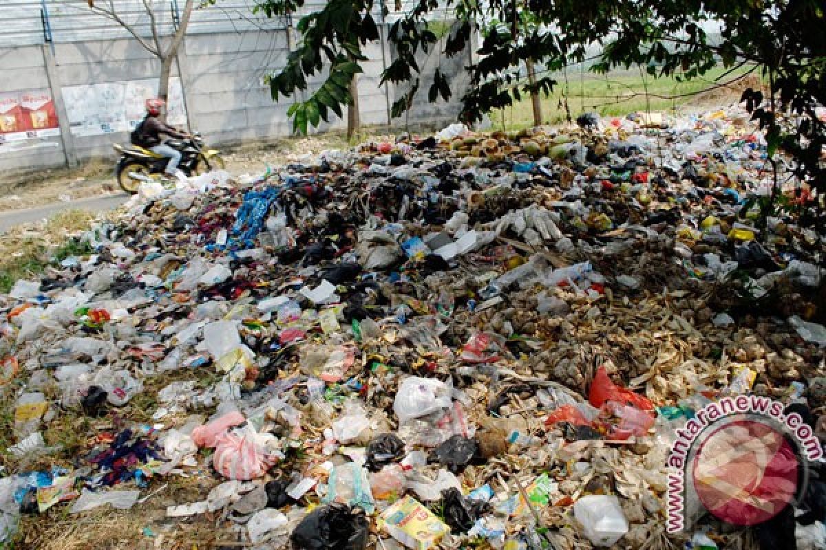 Satgas Cianjur tangkap 48 pembuang sampah di pinggir jalan