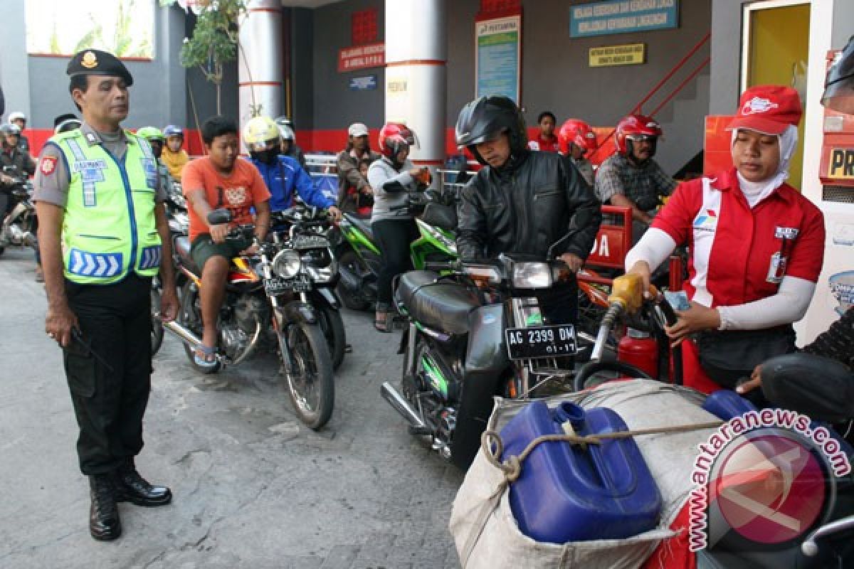 Konsumen padati SPBU di Bandarlampung