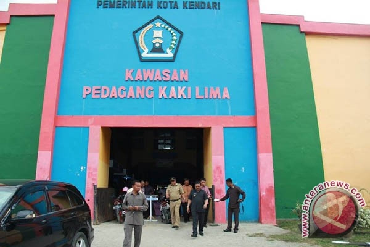 Wali Kota Gorontalo Kunjungi Kawasan PKL Kendari