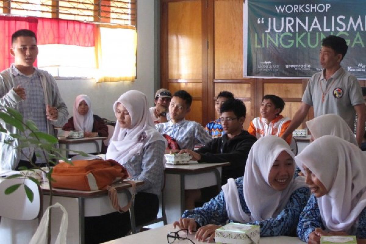 Mongabay Sambangi Siswa SMA di Pontianak