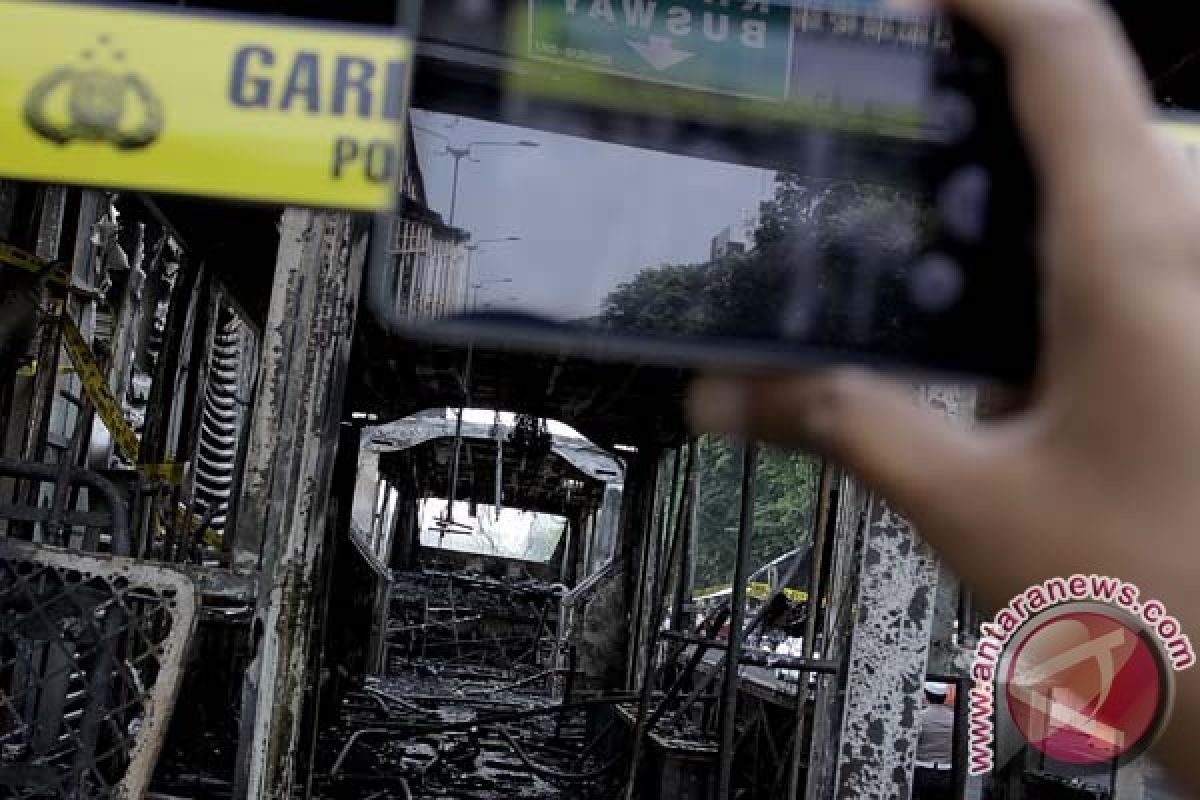 Polisi umumkan analisa kebakaran Transjakarta pekan depan