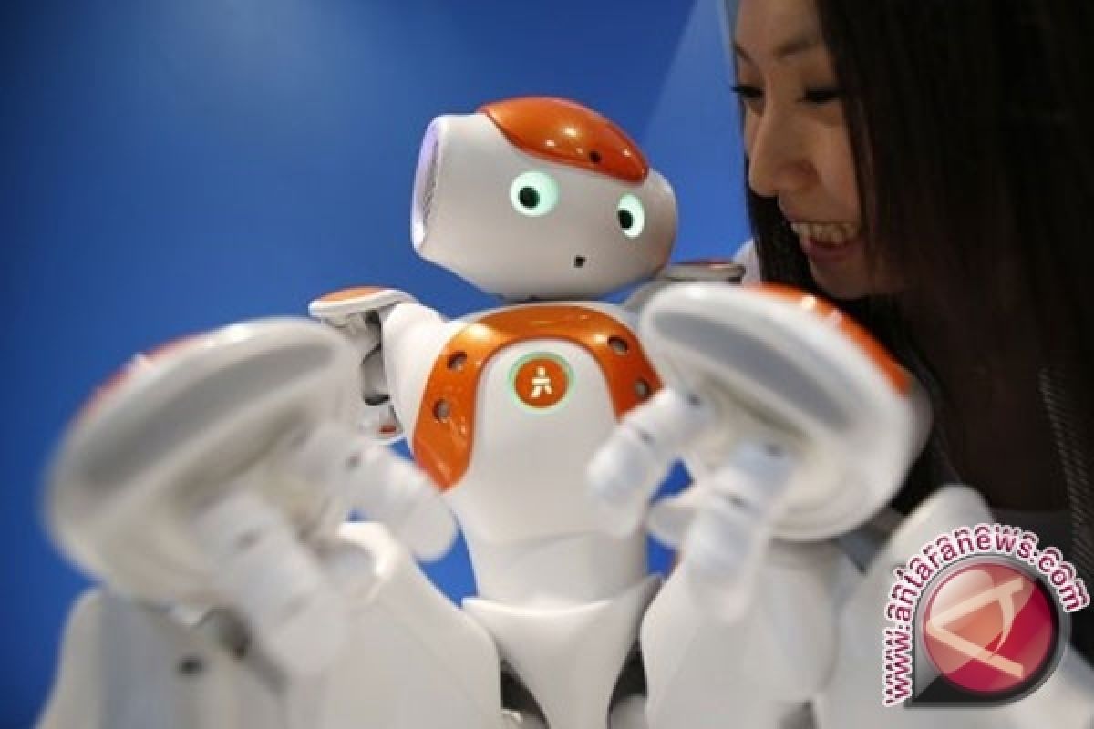 Jepang Ciptakan Robot Bayi Untuk Lansia Kesepian