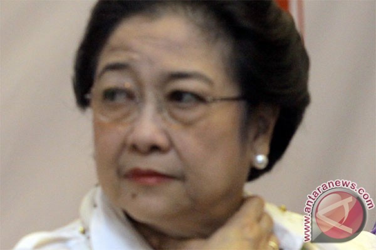 Megawati mengimbau masyarakat gugat RUU Pilkada