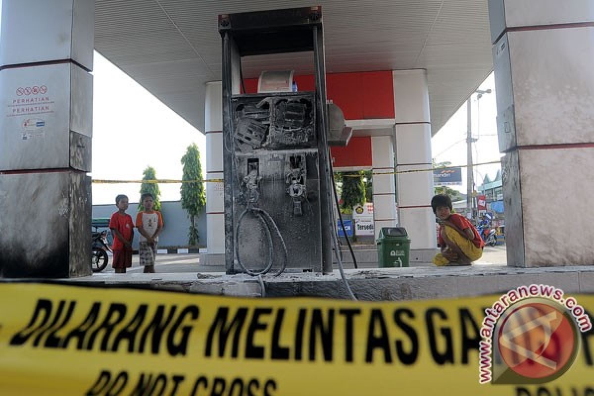 SPBU Poncol Semarang terbakar