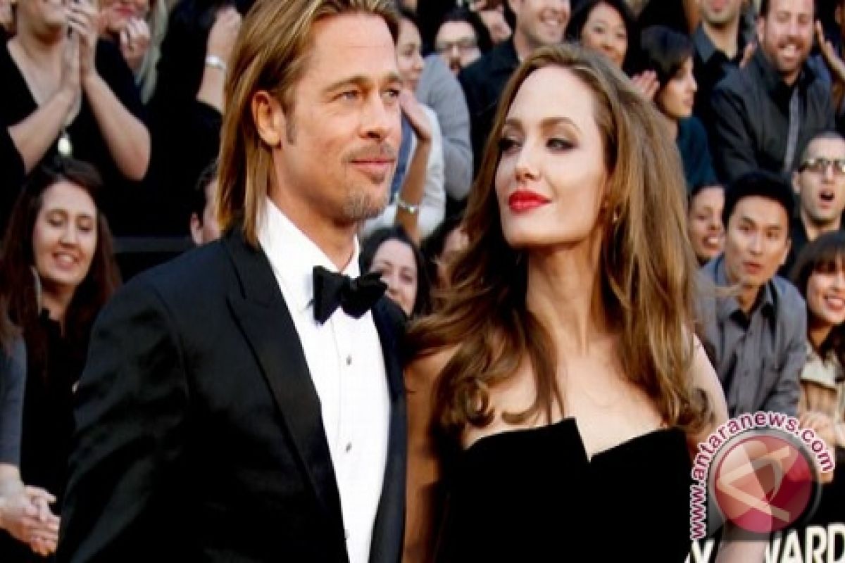 Angelina Jolie Dan Brad Pitt Akhirnya Menikah