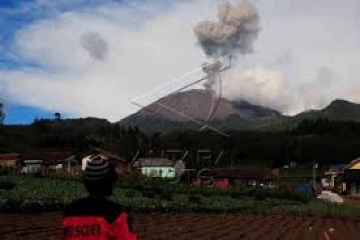 Magma Gunung Slamet Dekati Permukaan Kawah