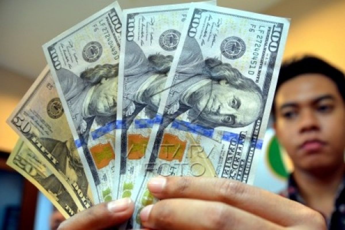 Kenaikan bunga Fed bikin rupiah terperosok