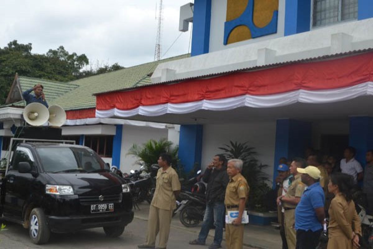 Aksi Ancam Blokir Jalan Nasional Raha-Lakapera