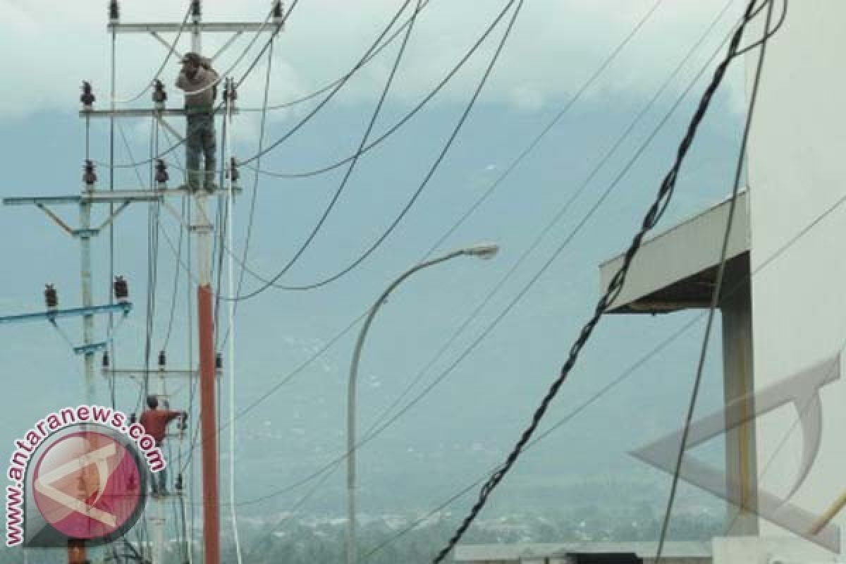 Kampung Kelahiran Gubernur Sulbar Nikmati Listrik Bakaru 