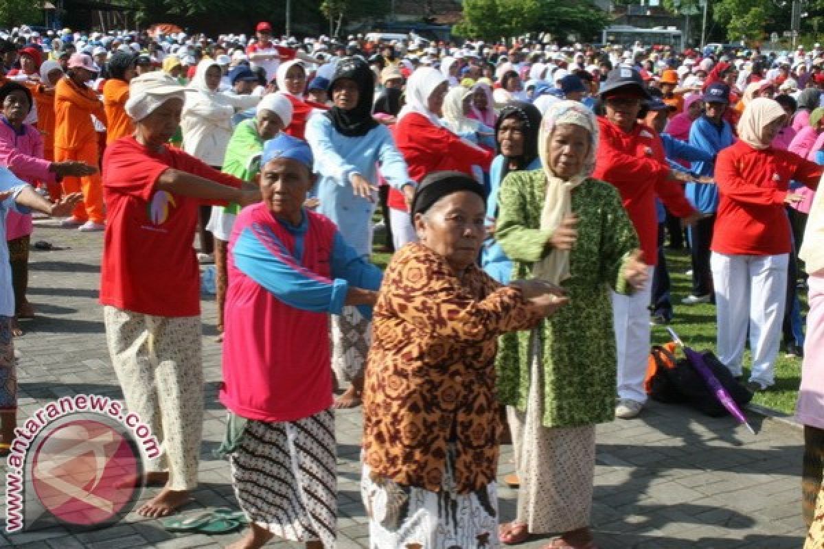 Yogyakarta menyelesaikan penyaluran dana asistensi lansia tahap pertama