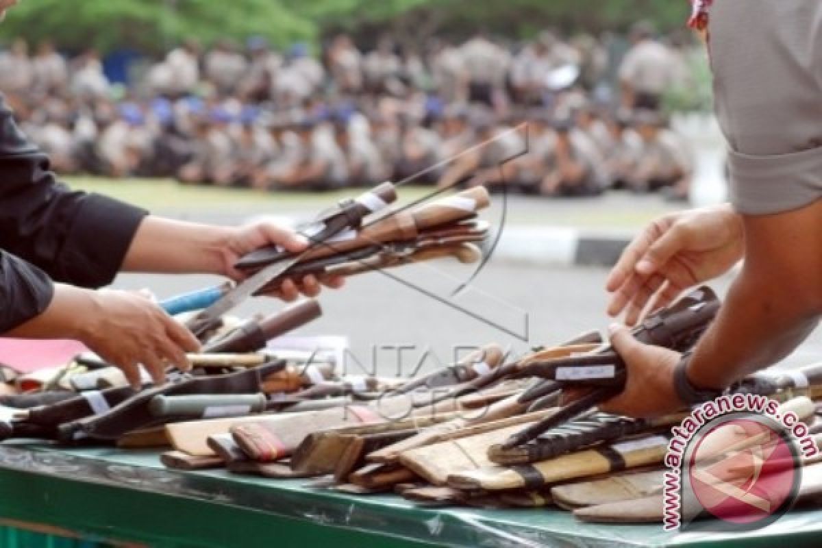 Kemarin Polisi tetapkan dua tersangka perkelahian di Kampung Beting hingga Direktur CV Abadi Jaya ditahan