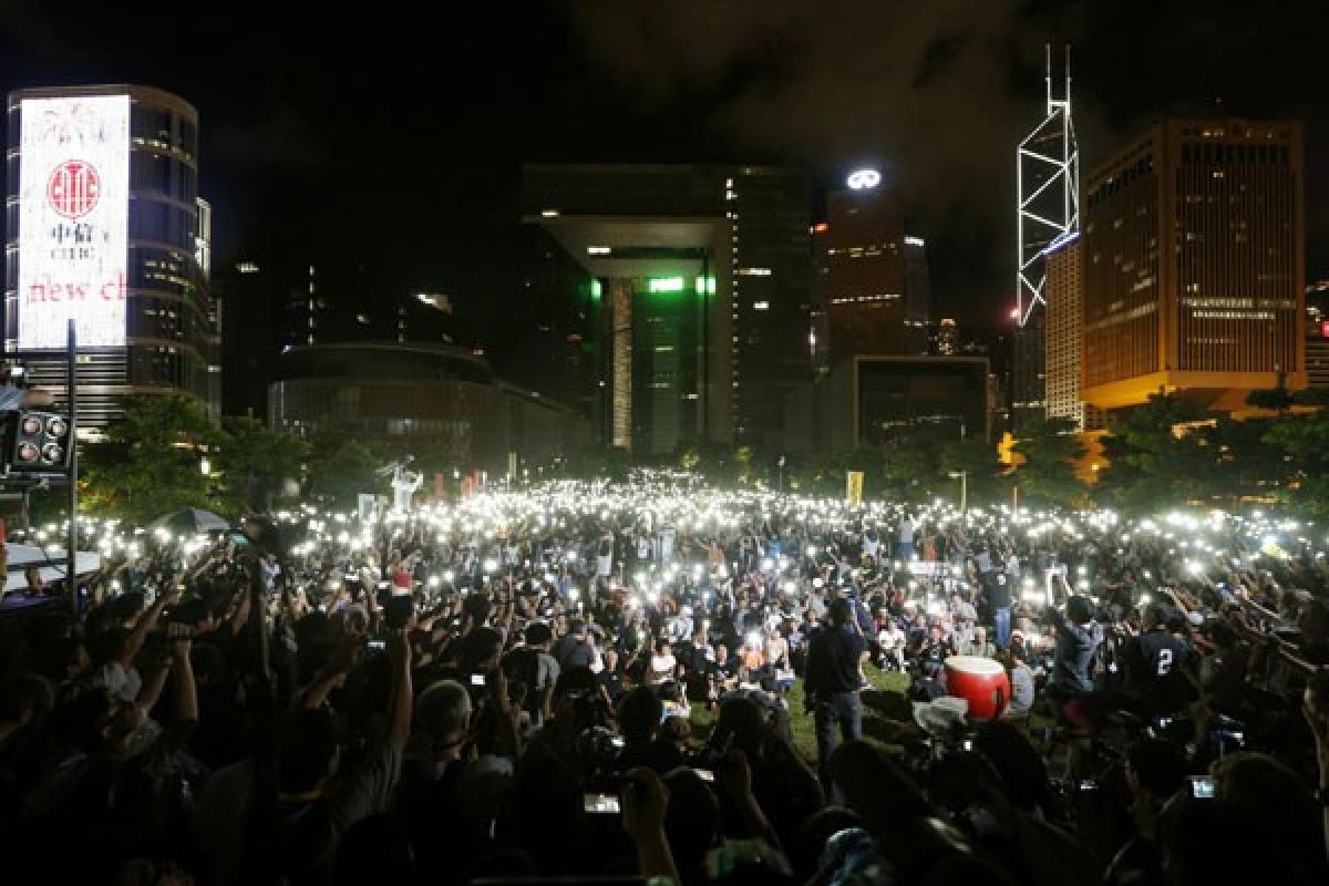 Hong Kong bantah gunakan geng untuk bubarkan aksi protes