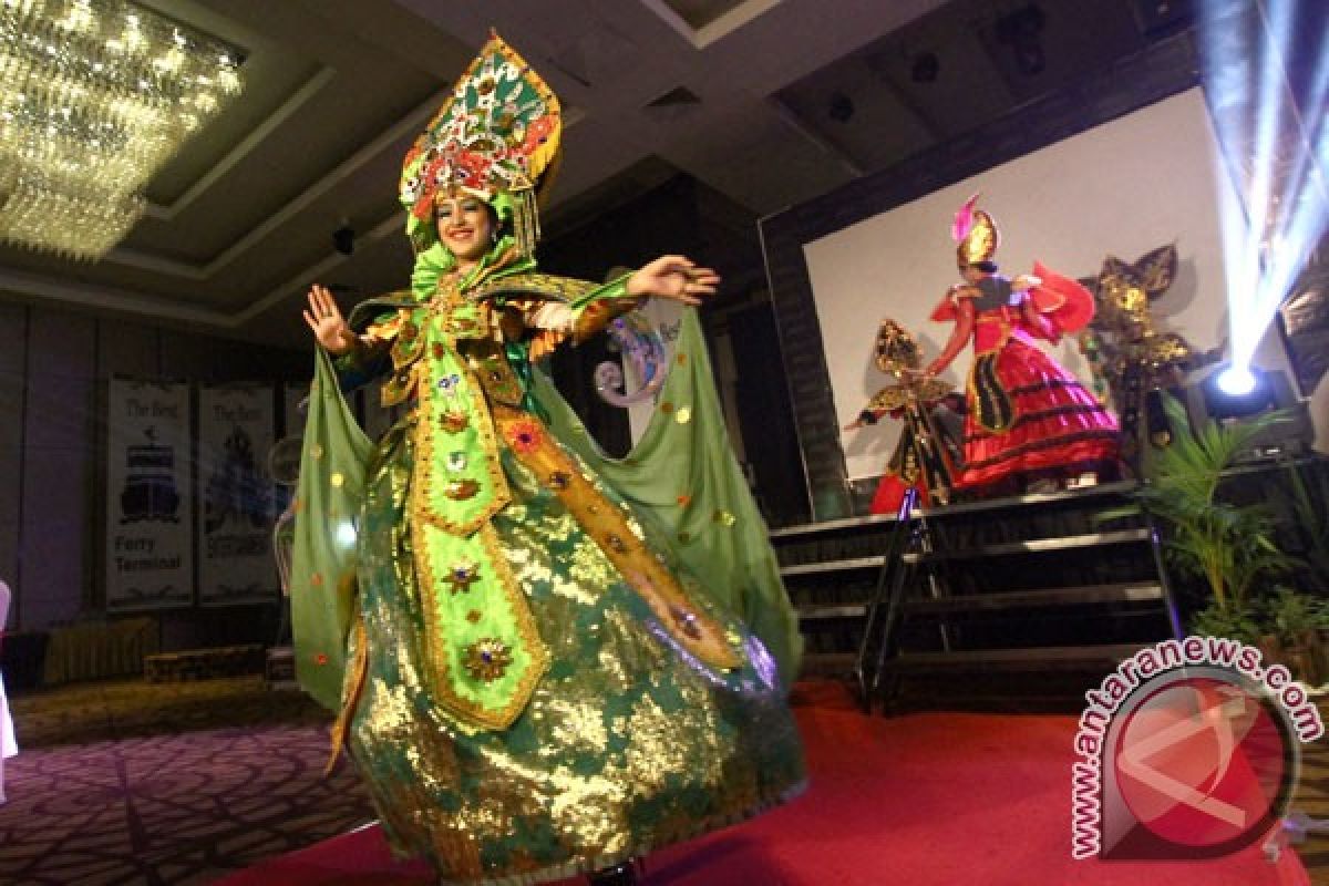 127 kostum warnai "Batam International Culture Carnival"