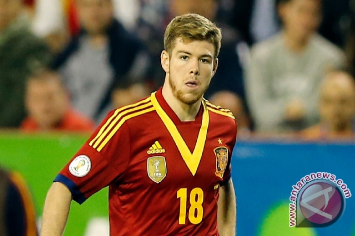 Benfica pinang Alberto Moreno