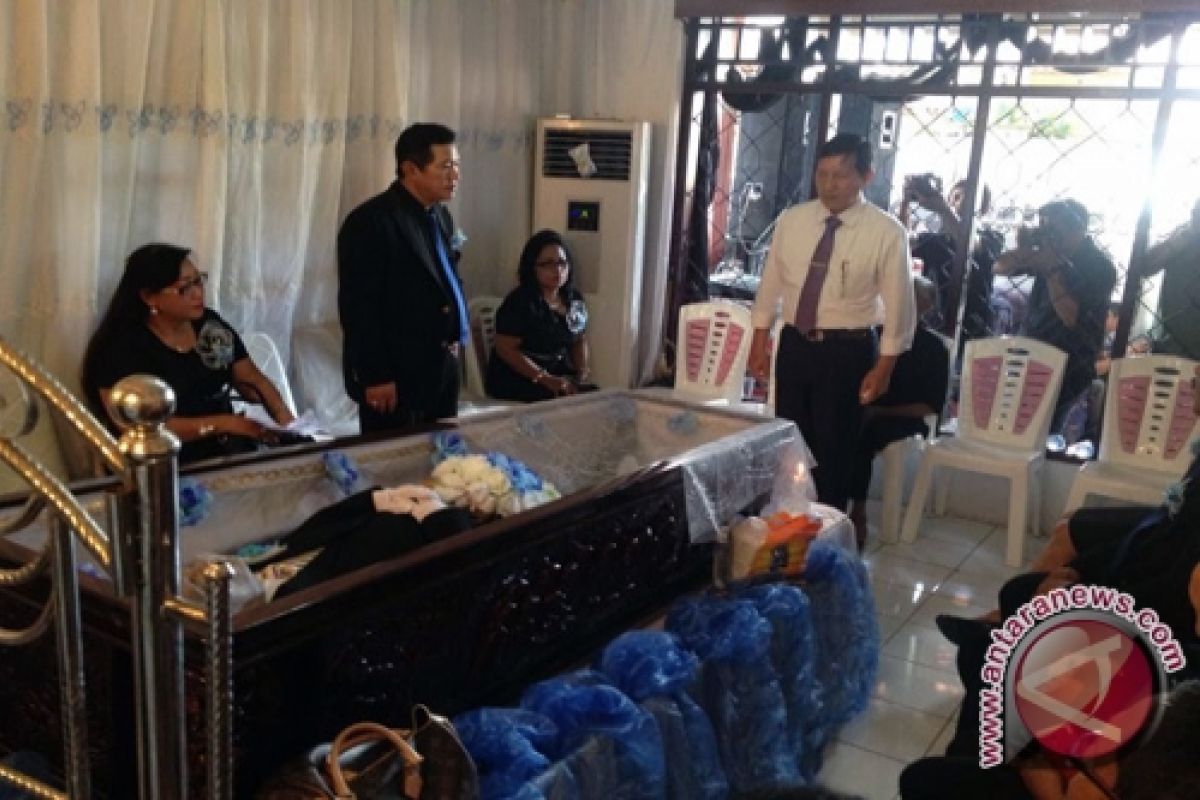 Wali Kota Hadiri ibadah pemakaman di Titiwungen