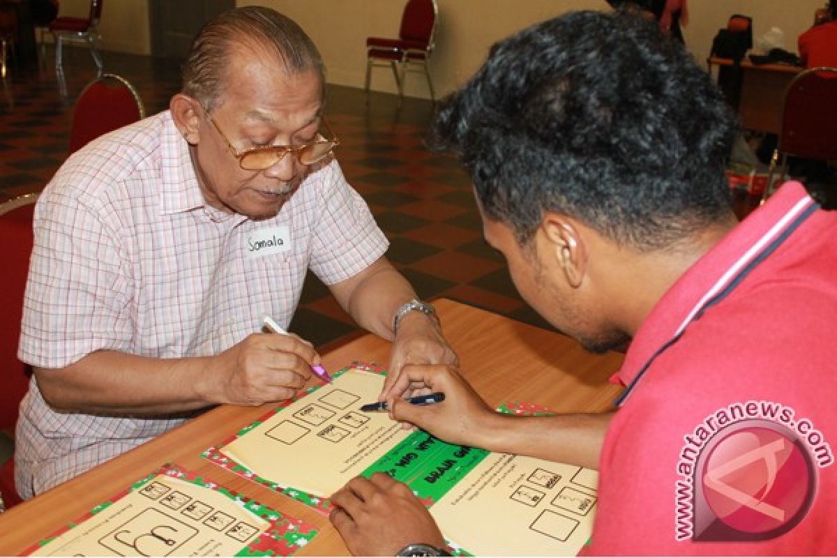 Membantu pasien alzheimer dengan aksara kuno