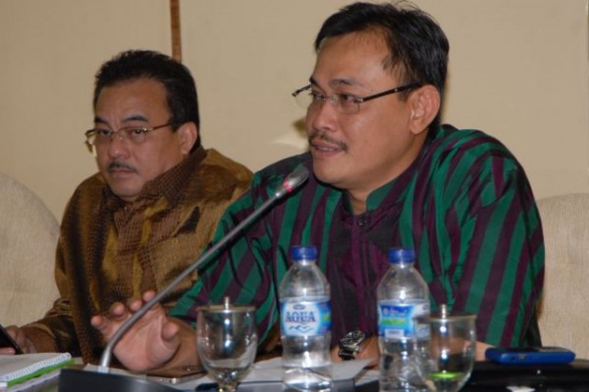 Ibnu Multazam : distribusi pupuk harus tepat waktu