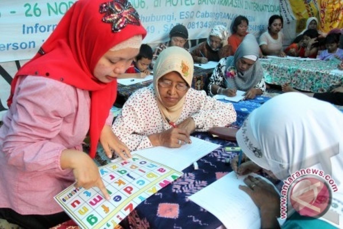 Pemerintah tuntaskan 6 juta penduduk buta aksara