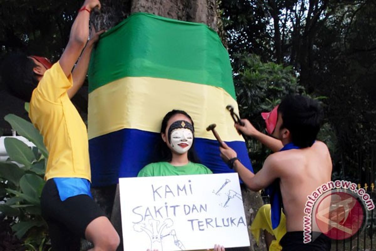 Wali Kota ajak warga Kediri tidak paku pohon