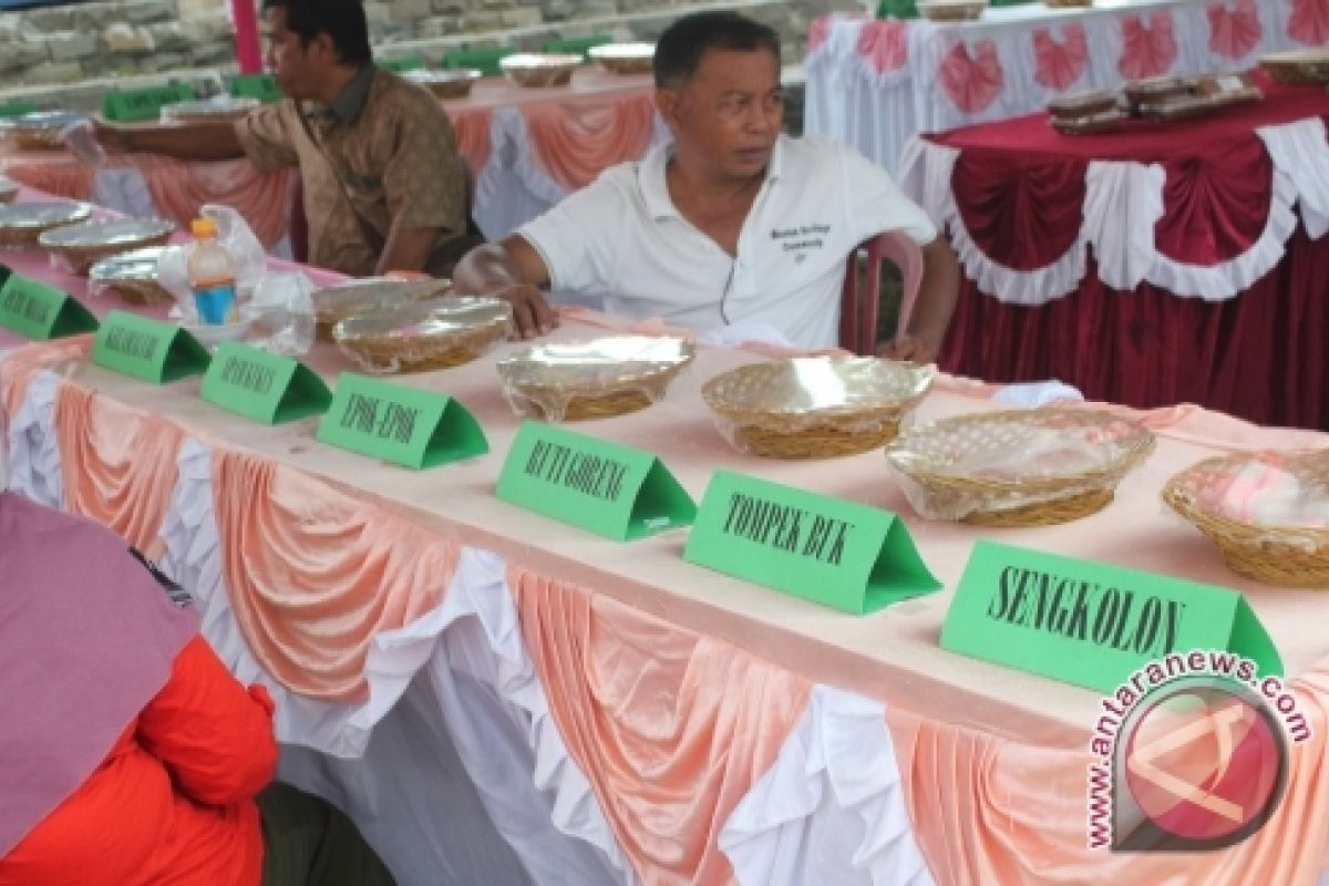 Aneka Kue Muntok Laris Selama Festival Menumbing