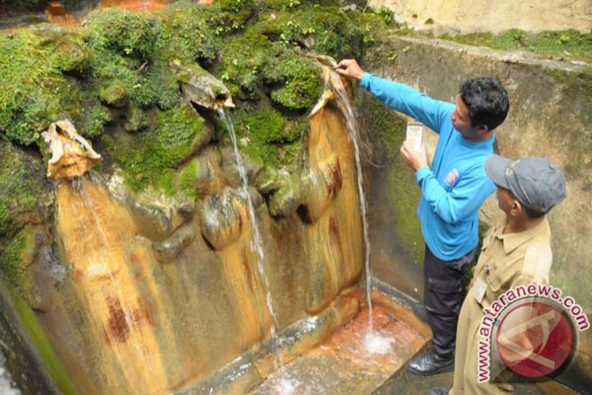 Lokawisata Baturraden Banyumas dipadati wisatawan meskipun hujan