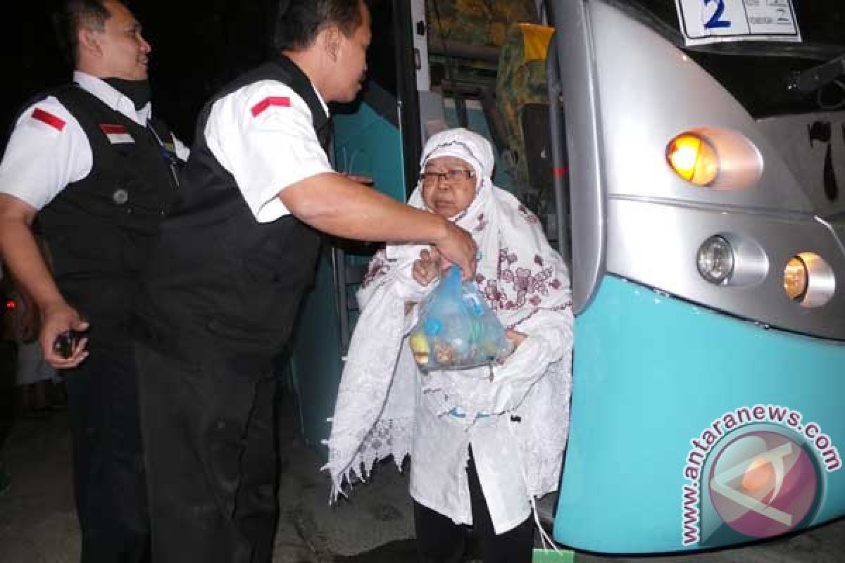 Puluhan barang jamaah haji disita petugas