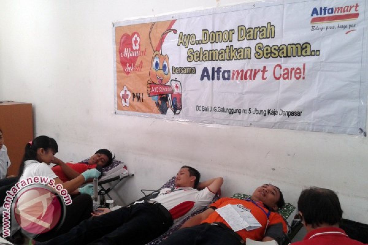 Alfamart Bali Gelar Donor Darah