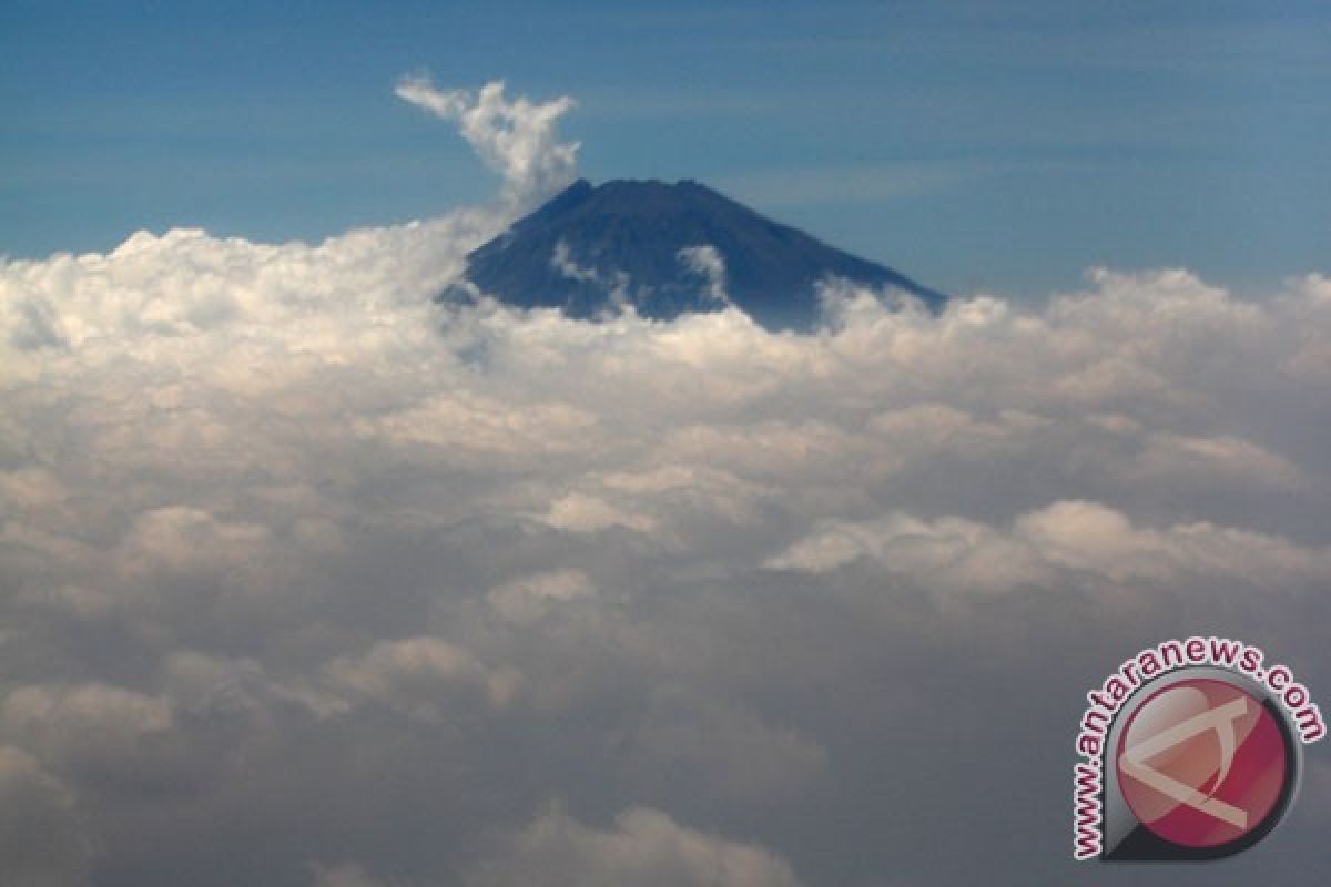 Basarnas belum temukan dua pendaki yang tersesat di Gunung Slamet