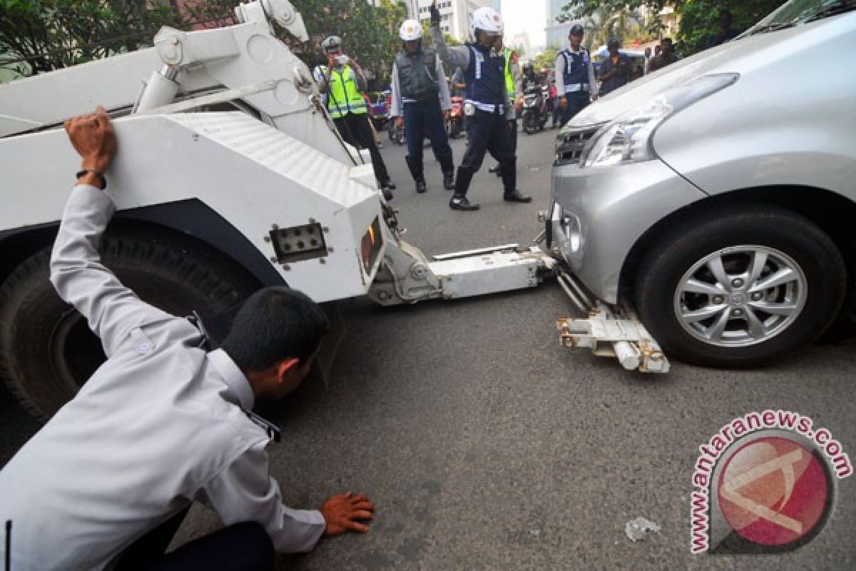 Pegawai Kemenhub yang marah mobilnya diderek akhirnya minta maaf