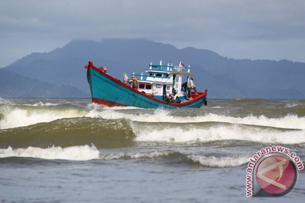 Waspadai gelombang tinggi di perairan Aceh