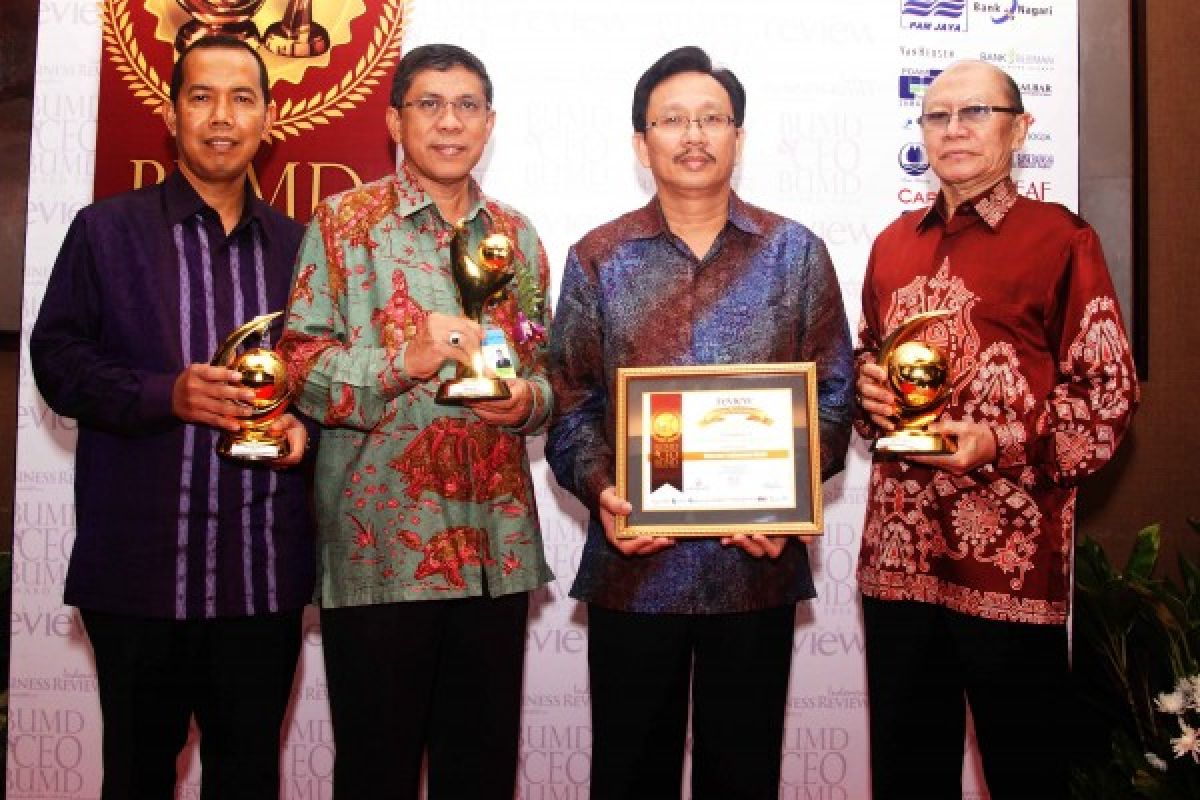 Bank Kalbar Raih Penghargaan BUMD Award