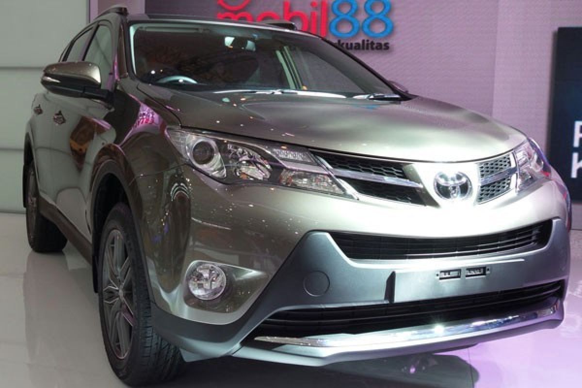 Toyota RAV-4 Berharga di Atas Rp500 Juta