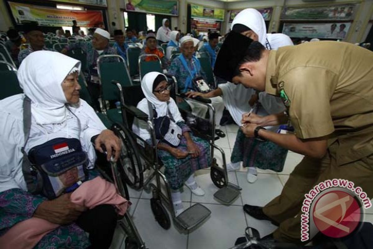 Enam calon haji Aceh gagal berangkat