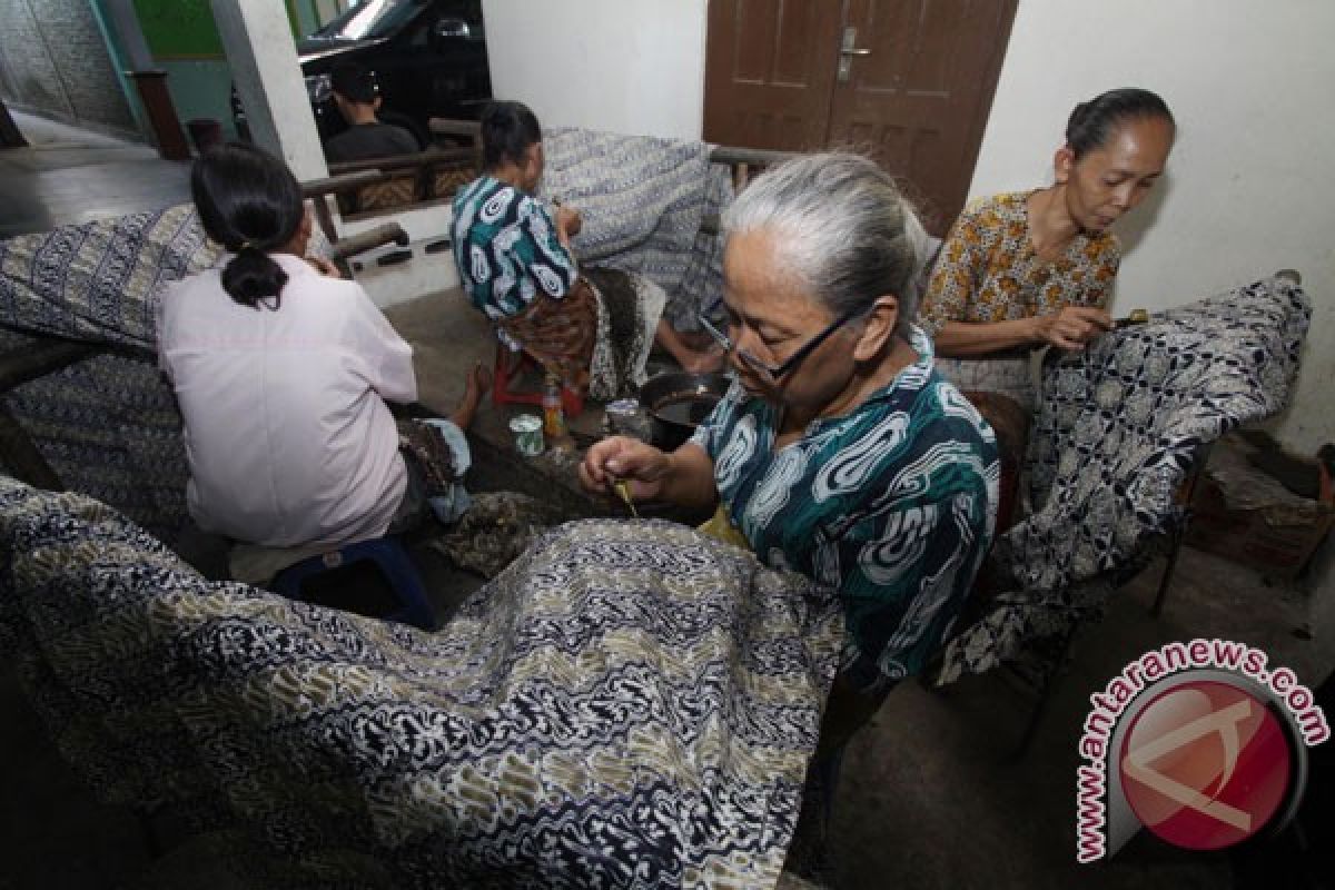 Industri batik Bantul serap 3.000 pembatik
