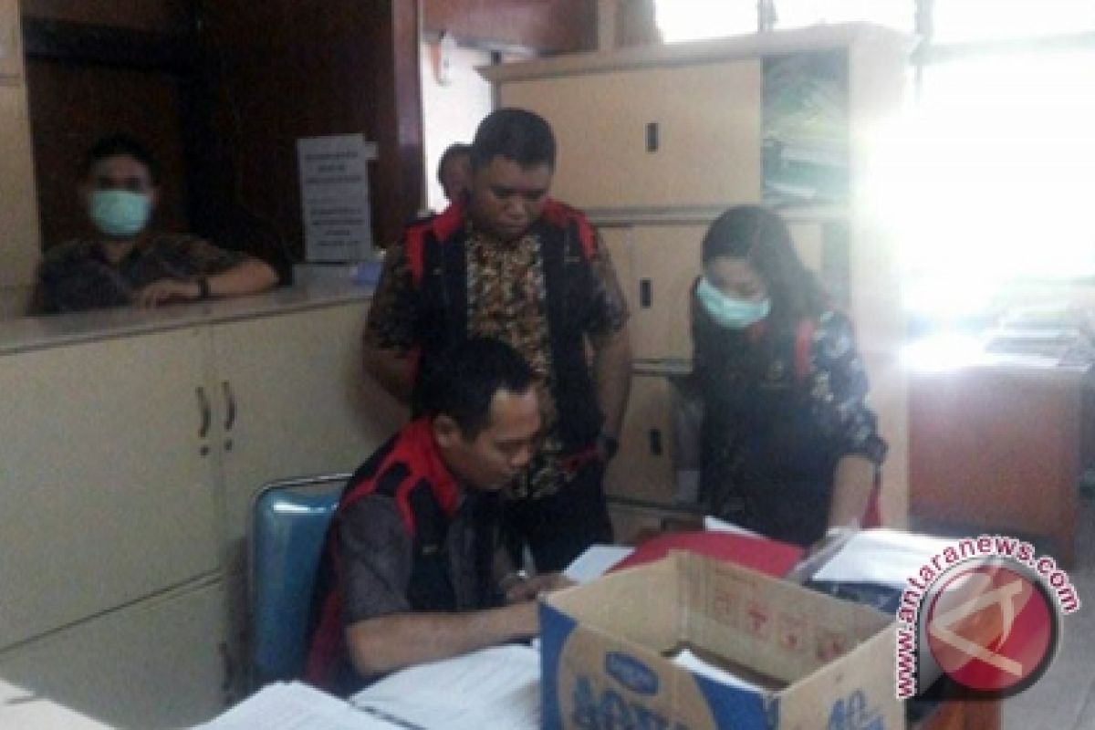 Kejari Manado geledah kantor Diknas Manado 