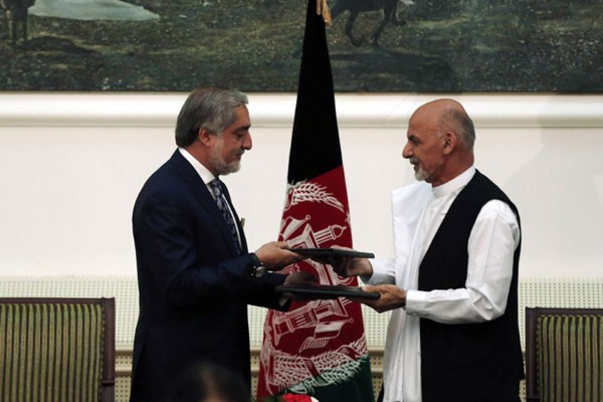 Dua kandidat presiden Afghanistan tandatangani perjanjian