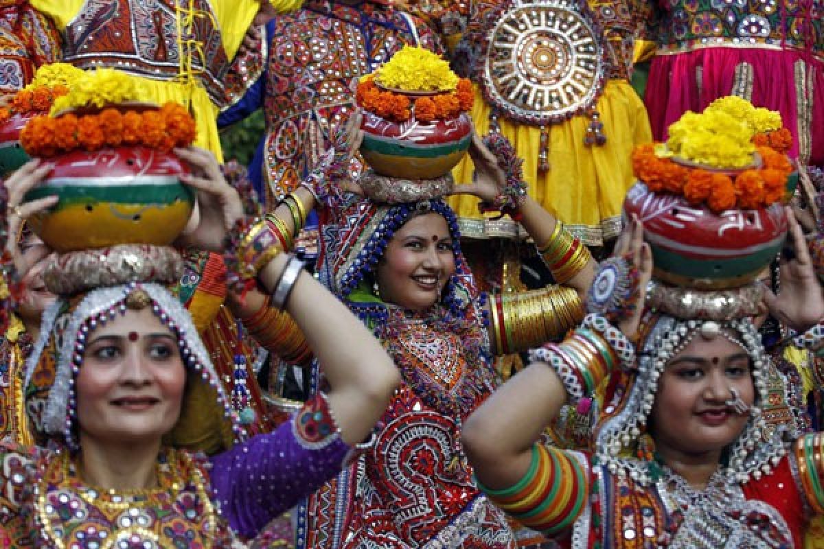 Menteri Budaya India klarifikasi larangan turis pakai rok