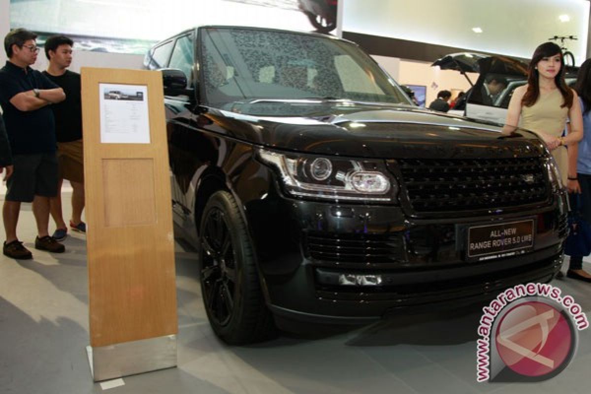 Range Rover LWB meluncur di IIMS